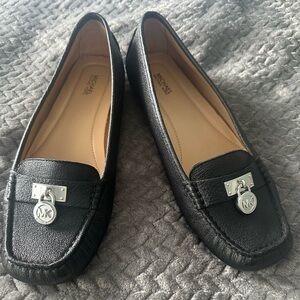 Michael Kors driving padlock moc, size 9. Great driving, shopping/walking shoe.